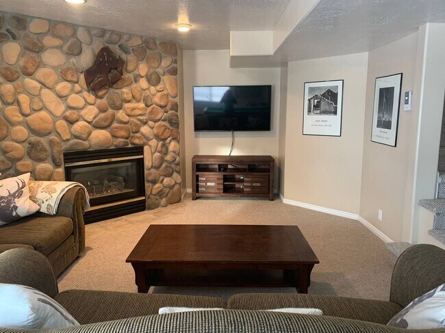Building Photo - 4741 E Patio Spgs Cir