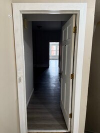 Building Photo - 662 Main St