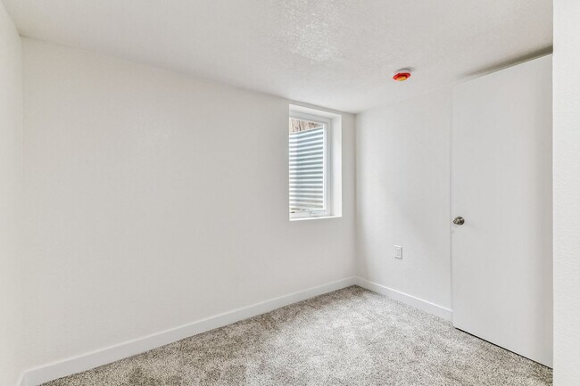 Building Photo - Stunning Single Family Home | 4BR/2BA | 1-Car Covered Parking | Fenced backyard