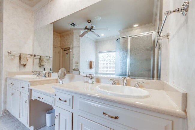 Building Photo - 13911 Royal Springs Ct