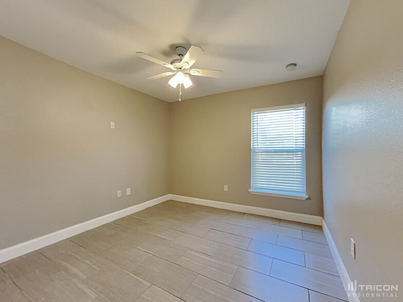 Building Photo - 3140 Tiburon Ln