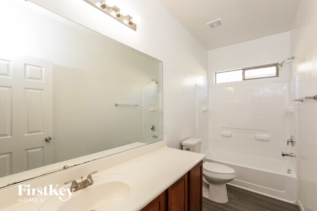 Building Photo - 5229 W Shumway Farm Rd