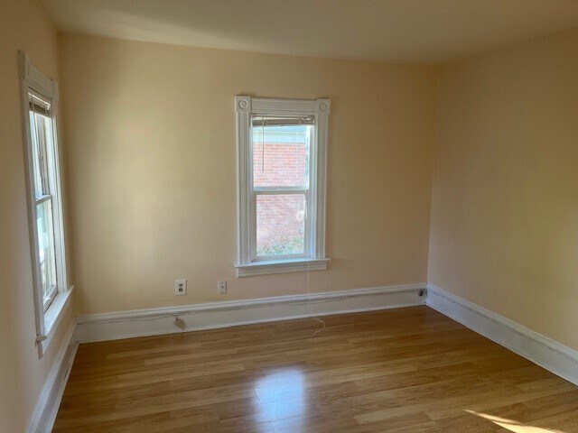 Bedroom - 800 Holter St