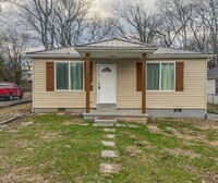 Building Photo - Cozy 3-Bedroom, 2-Bathroom Duplex! Move-In...