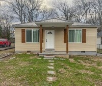 Building Photo - Move-In Special Available! Cozy 3-Bedroom,...