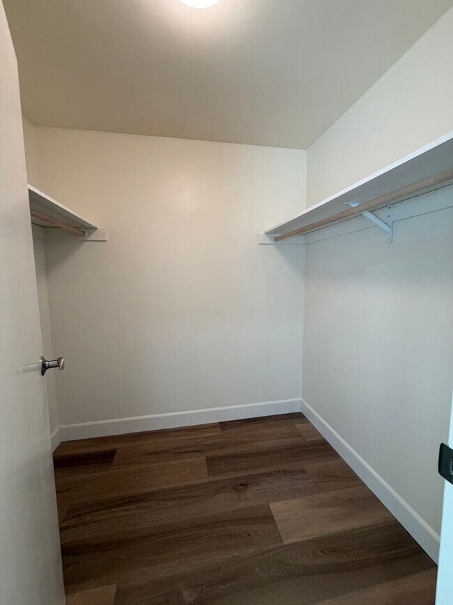 Building Photo - Newly Updated 3 Bedroom 2 Bath!