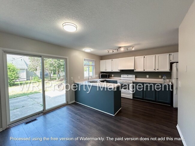 Building Photo - 4 Bed 2.5 Bathroom Home for Rent in Sylvania