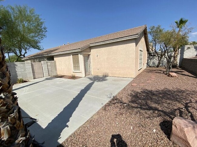 Building Photo - First Show: The first open showing is on 2/4 at 4PM. Please be prompt. We will be processing any ...