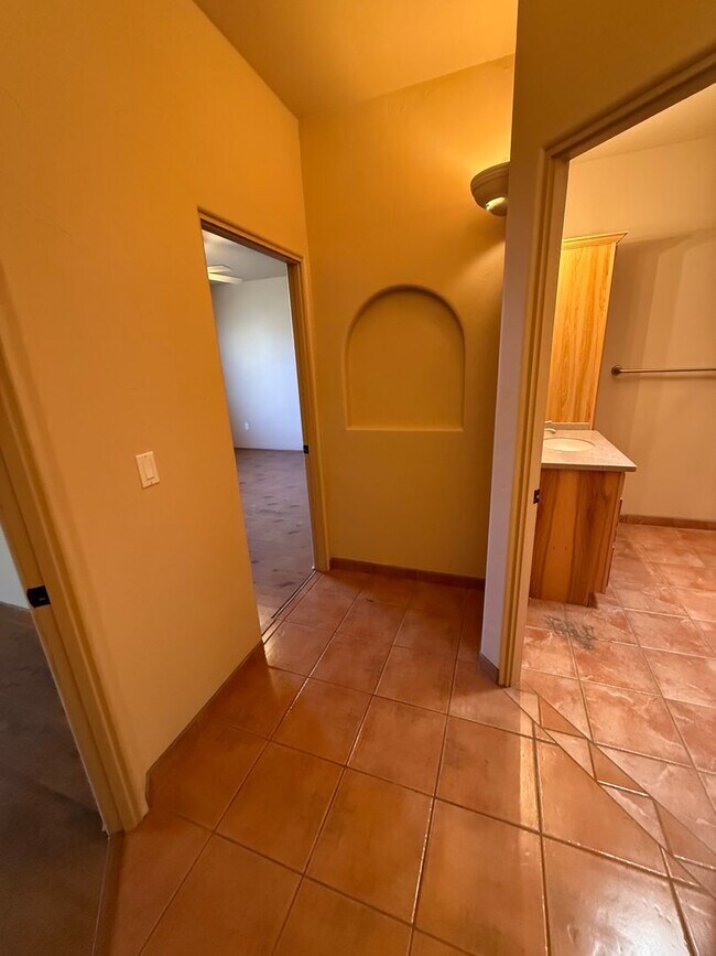 Building Photo - 3878 Stoneybrook Cir