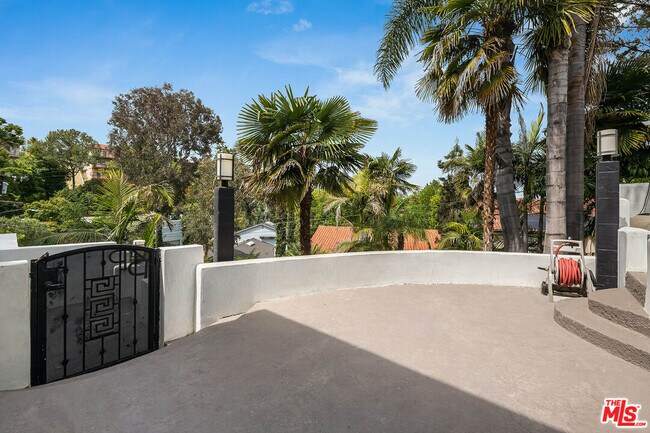 Building Photo - 4961 Marmol Dr