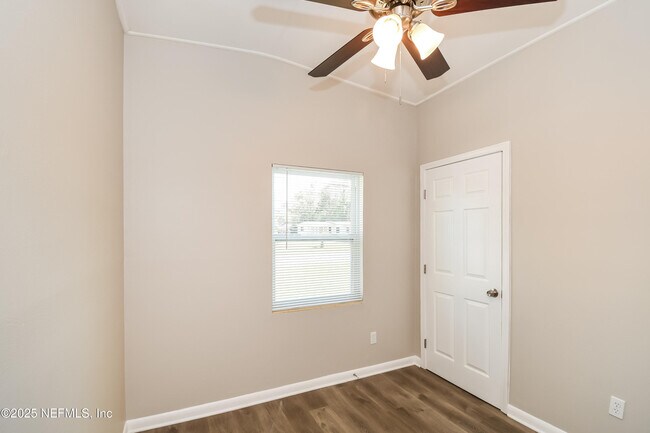 Building Photo - 10560 Citrus Ln