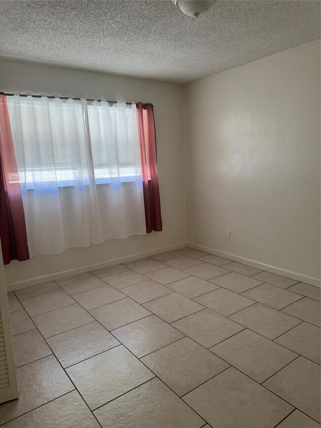 Building Photo - 9651 Sunset Strip