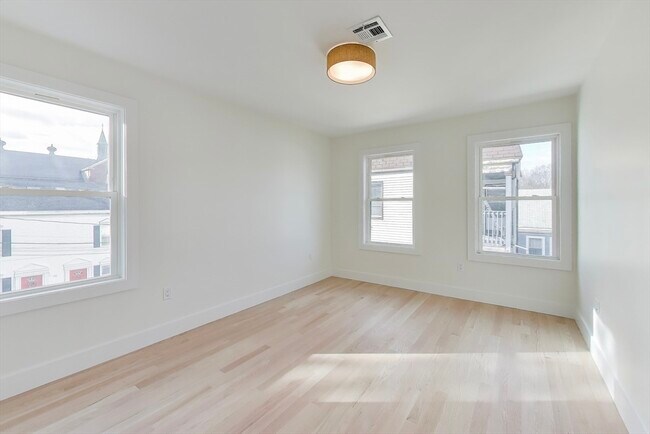 Building Photo - 2195 Dorchester Ave