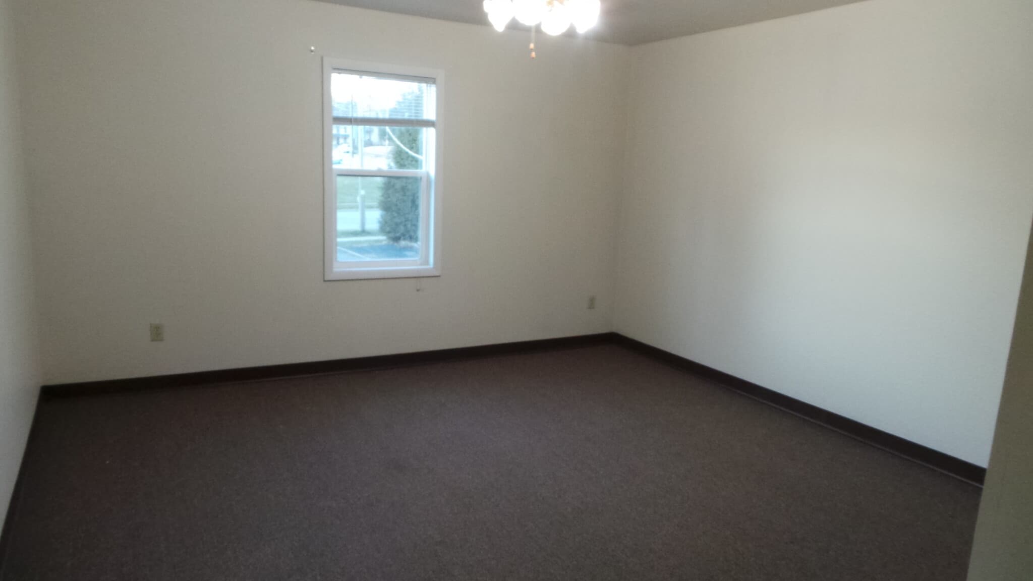 Building Photo - 158 S Cottage St