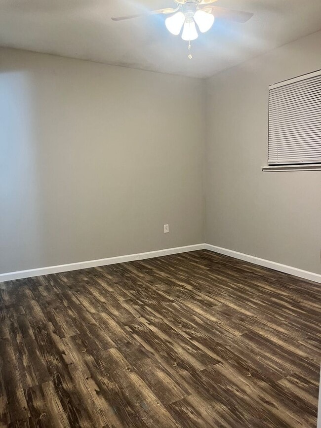 Building Photo - 810 Jacobs Ln