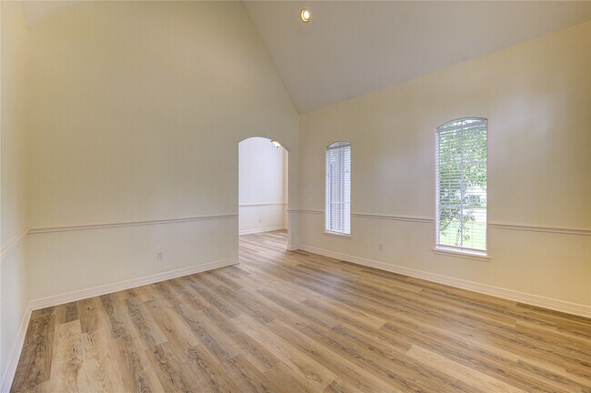 Building Photo - 2915 Monet Dr