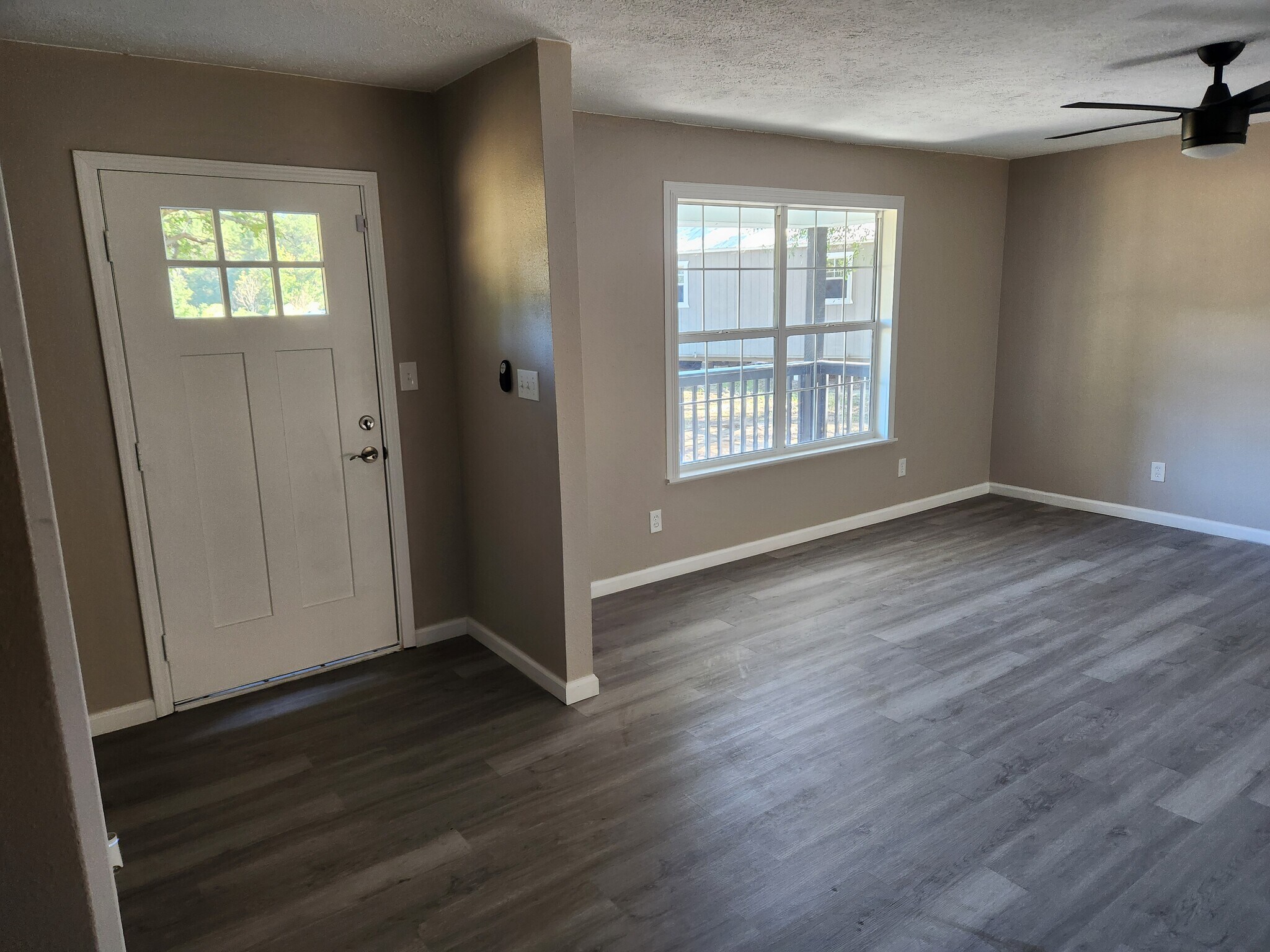 Building Photo - 7433 Dillon Ln