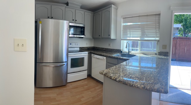 Building Photo - 4861 Saginaw Cir