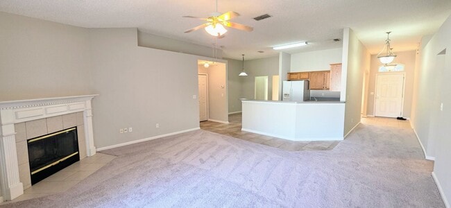 Building Photo - Cosey Cul-De-Sac Living in the Desirable Foxchase Community!