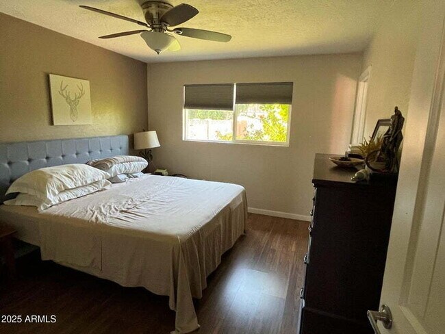 Building Photo - "Charming 2-Bed, 2-Bath Retreat in Heart of Scottsdale – Your Perfect Desert Oasis!"