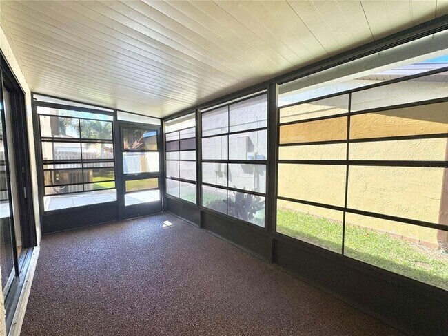 Building Photo - 4004 Cypress Landing S