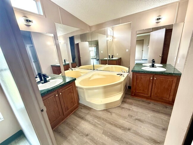 Building Photo - 1841 County Rd 382