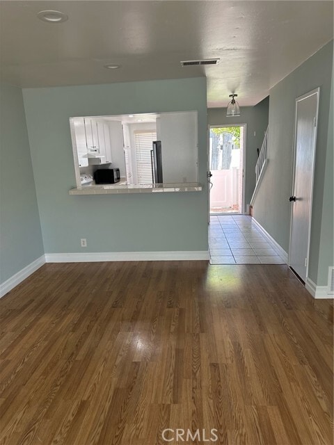 Building Photo - 62 Birchwood Ln