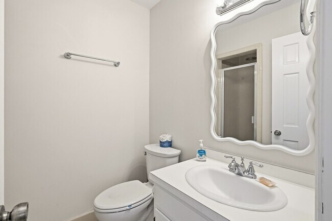 Building Photo - 162 Pioneer Loop