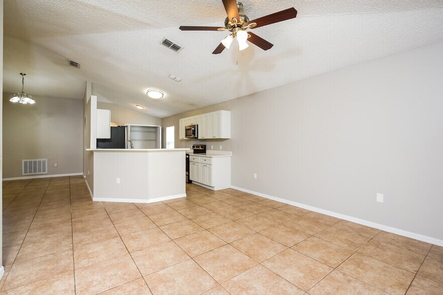 Building Photo - 16844 Cornerwood Dr