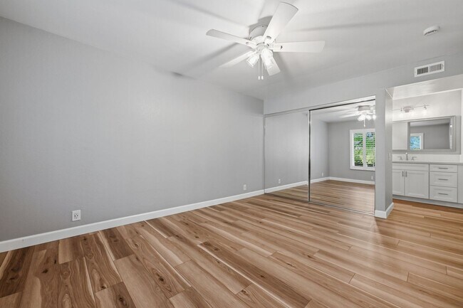 Building Photo - 4060 Rosenda Ct