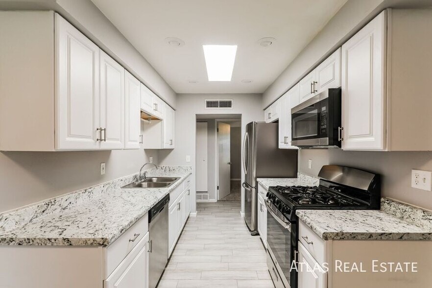 Building Photo - 6632 E Mary Dr