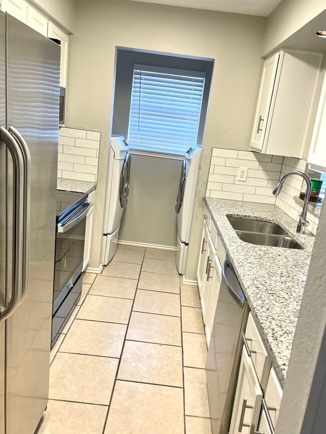 Building Photo - 13030 Quail Dr