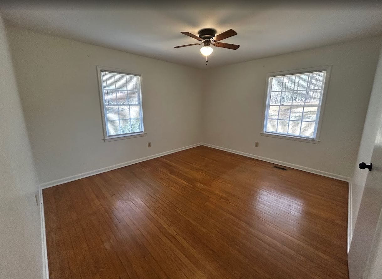 Building Photo - 3013 Scenic Dr