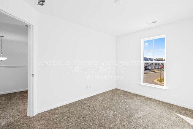 Building Photo - 17030 Patron Dr