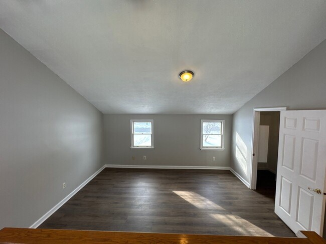 Building Photo - 338 N Skyline Dr
