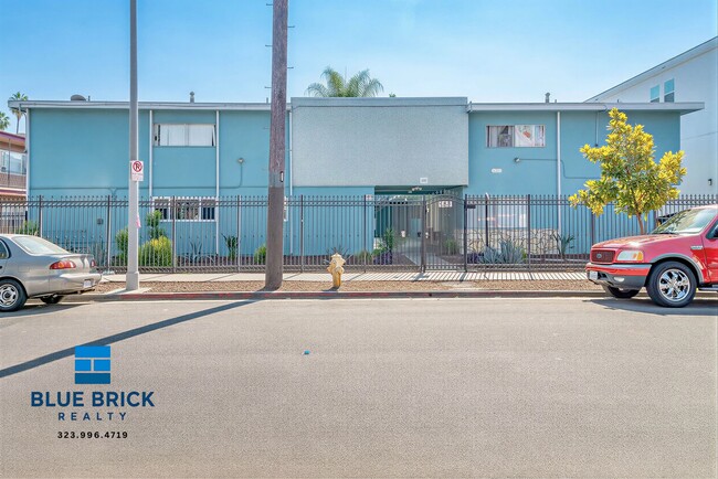 Building Photo - 14766 Delano St
