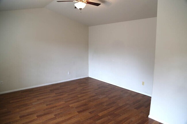 Building Photo - 521 N 12th St