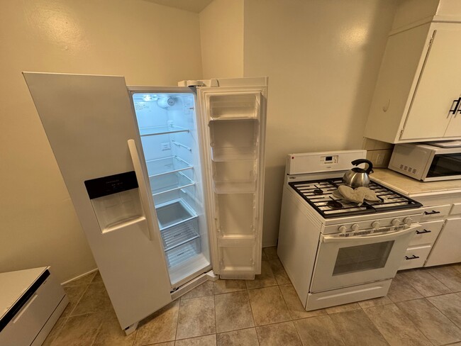 Large fully stocked Kitchen - 1320 S Beverly Glen Blvd
