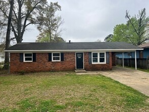 Building Photo - 3 bedroom 1 bathroom single level home