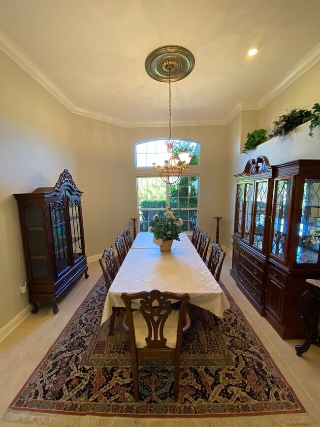 Building Photo - Spectacular and Luxurious Turnkey ANNUAL Lease in The Village of Bridgeport