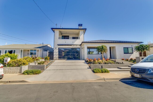 Building Photo - Ultra Luxury Guest House w/Private 200sf B...