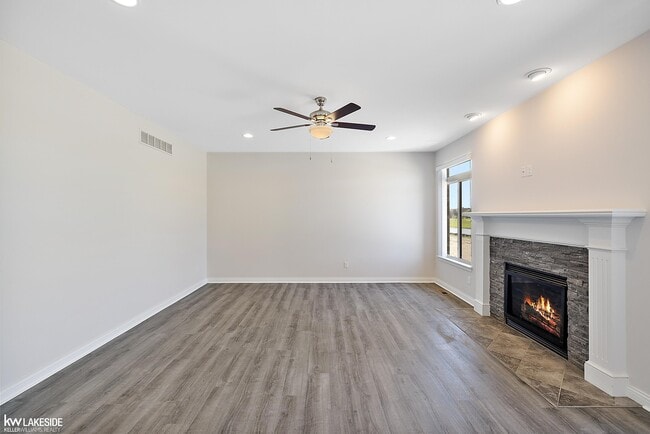 Building Photo - 23827 Shadow Woods Dr