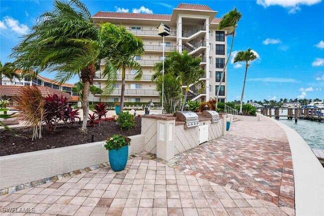 Building Photo - 222 Harbour Dr