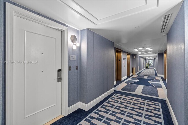 Building Photo - 4401 Collins Ave