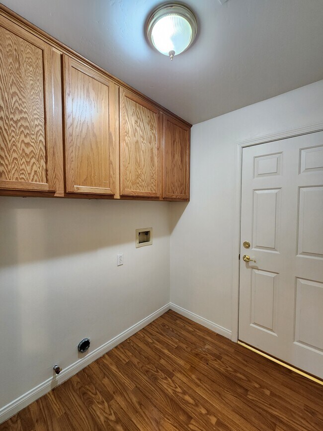 Building Photo - 11710 Walderi St