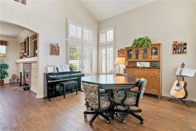 Building Photo - 1870 Desert Forest Way