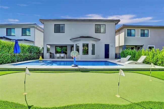 Building Photo - 10795 Oceano Wy