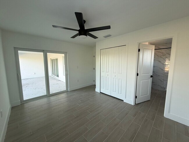 Building Photo - 1607 Ne-36 Ln