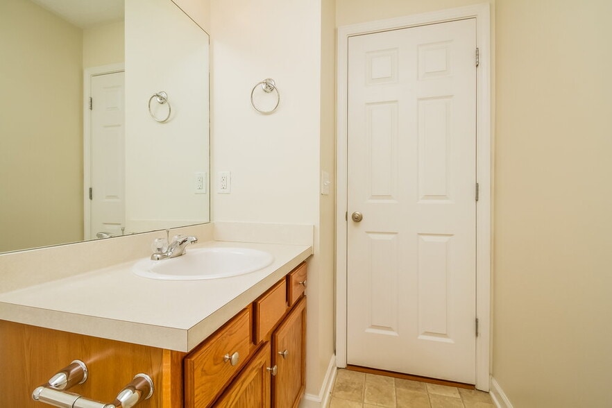 Building Photo - 329 Stewart Springs Dr