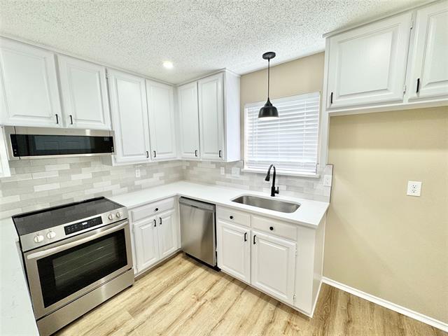 Building Photo - 204 Pear Tree Pl